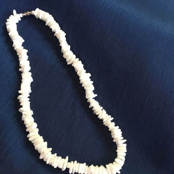 White Puka Shell Necklace - Picture 1 of 4